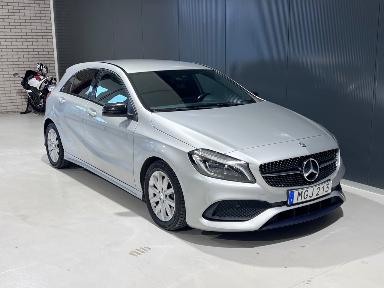 Mercedes-Benz A 180 AMG Line 2016, photo 5/10