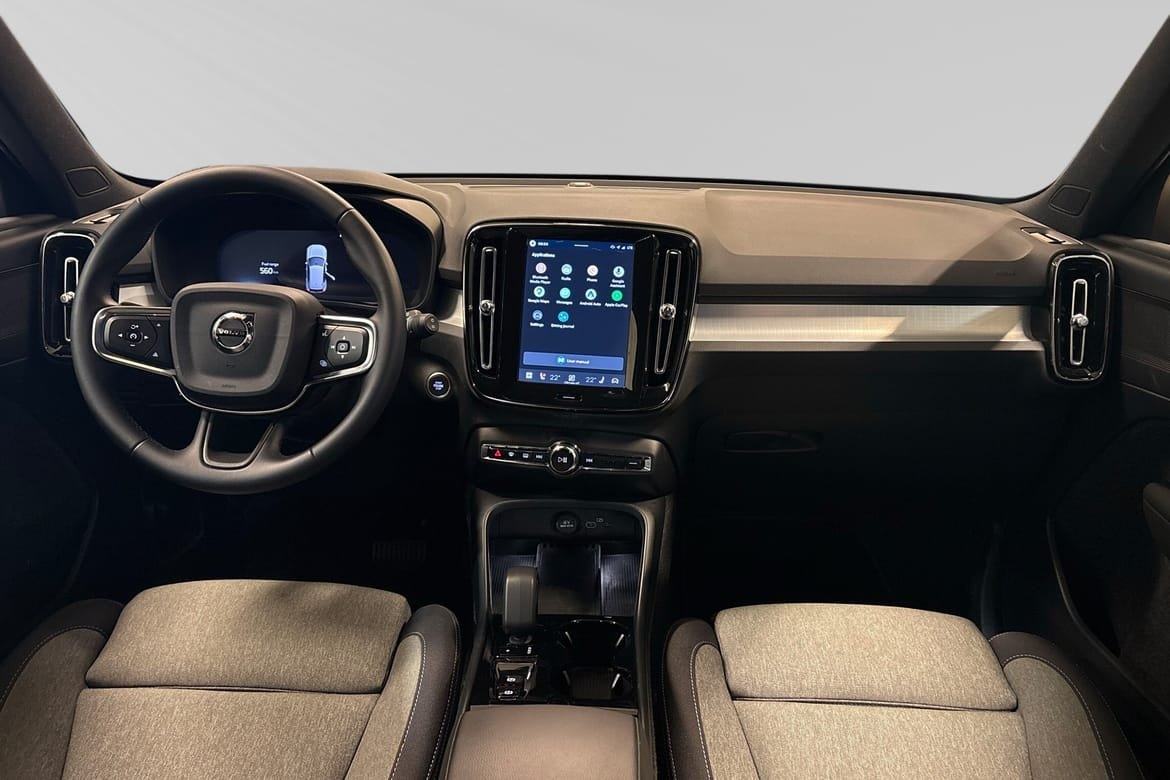 Volvo XC40 B4 Plus Dark 2026, kuva 9/10