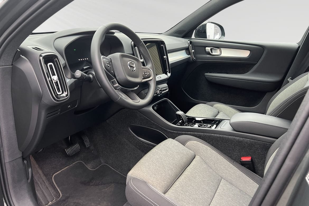 Volvo XC40 B4 Plus Dark 2026, bild 7/10