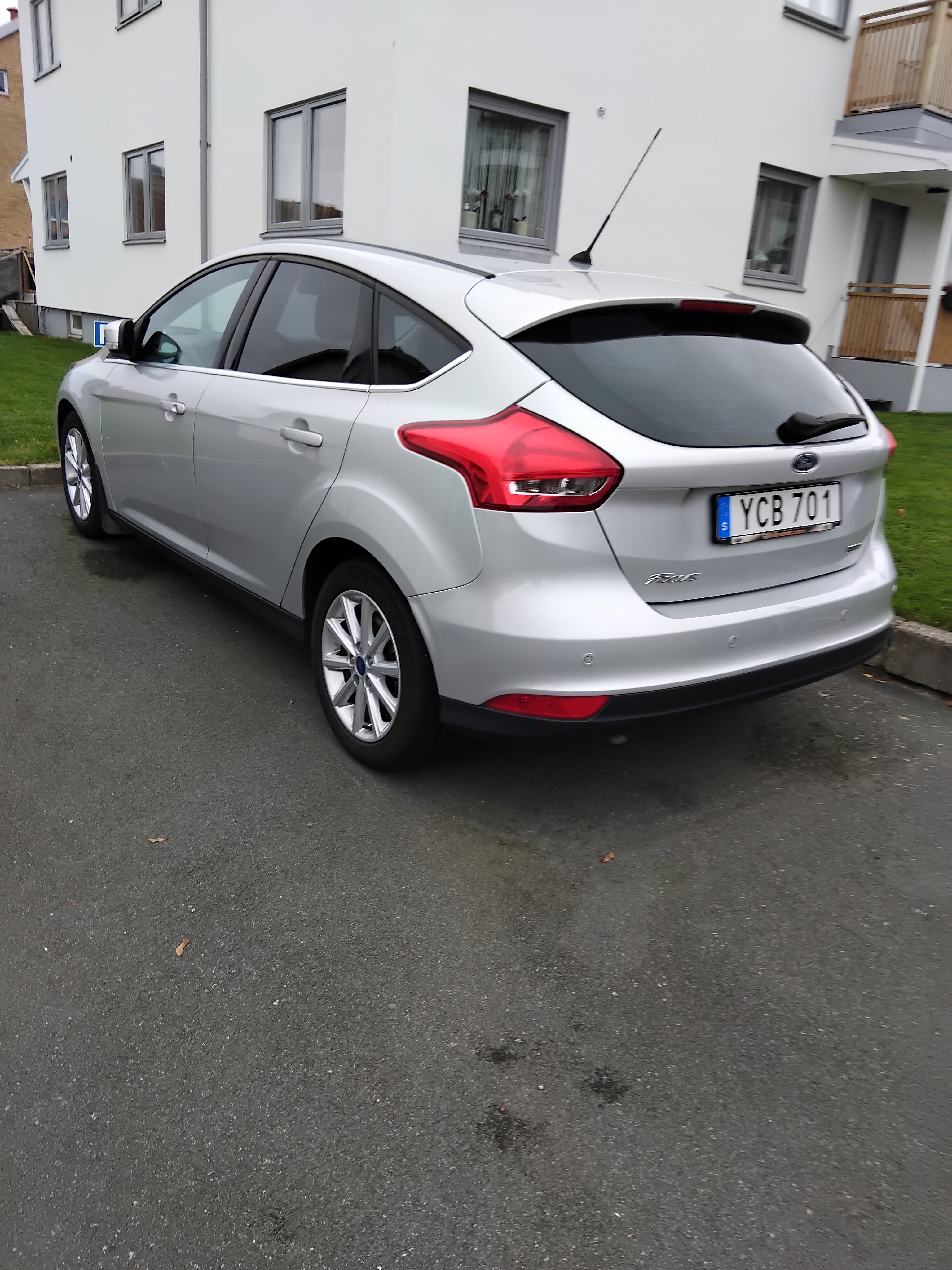 Ford Focus 1.0 EcoBoost 2016, bild 3/8
