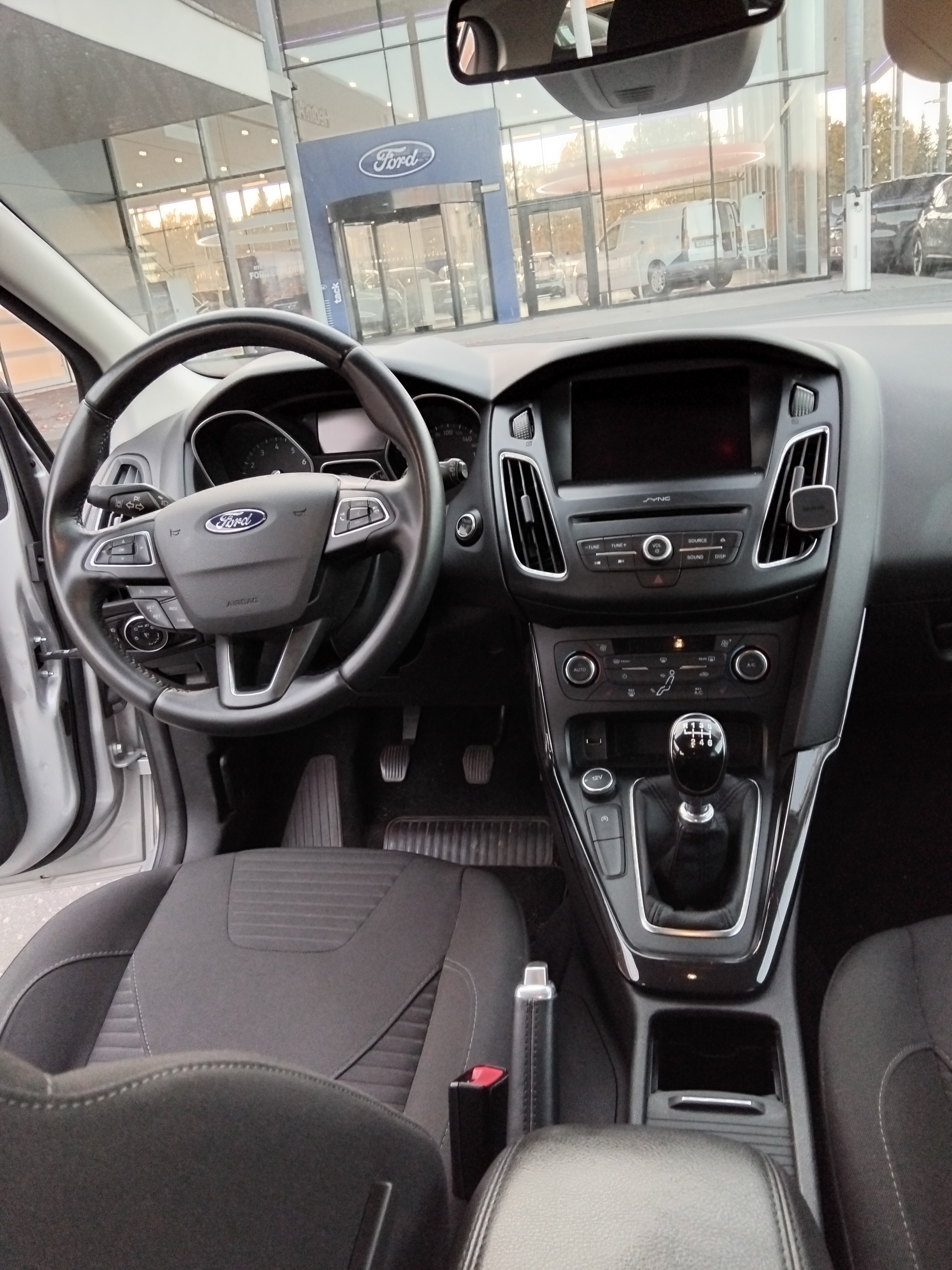 Ford Focus 1.0 EcoBoost 2016, bild 6/8