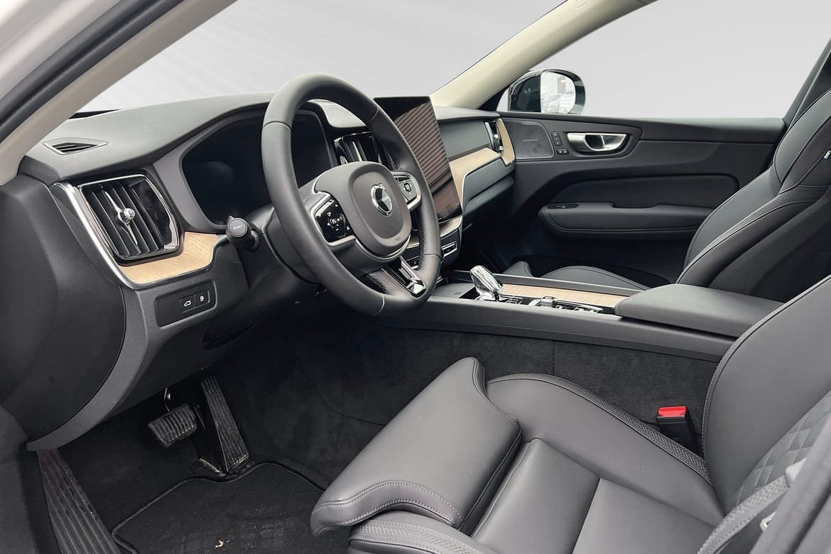 Volvo XC60 T6 Plus Dark Nordic 2026, bild 7/10