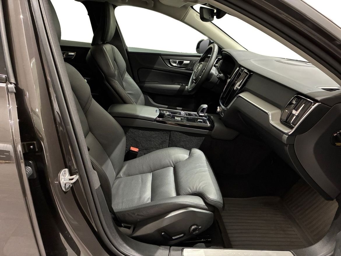 Volvo V60 T6 Plus Dark Nordic 2025, bild 4/10
