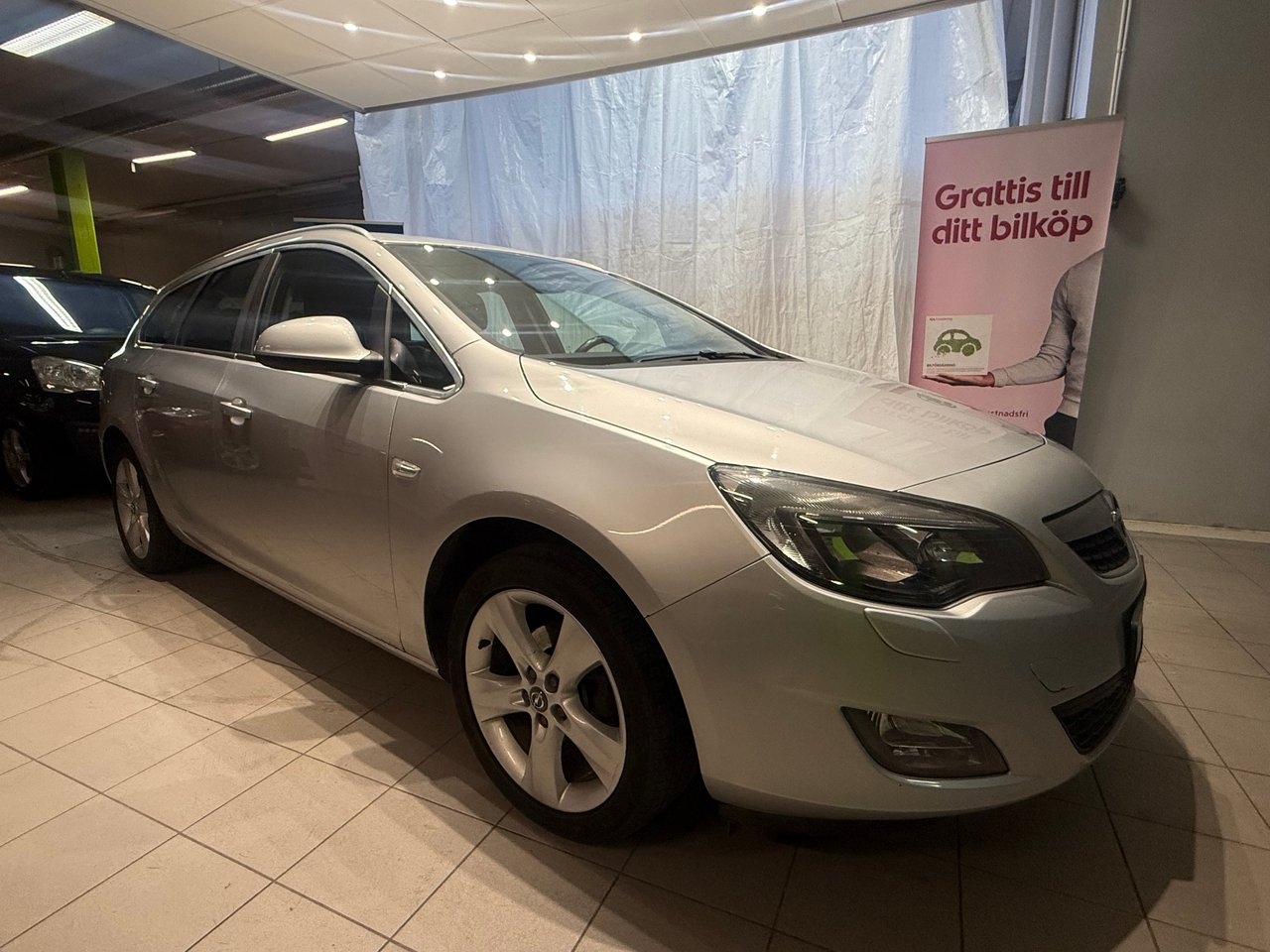 Opel Astra 1.4 Turbo Enjoy 2012, bild 3/10
