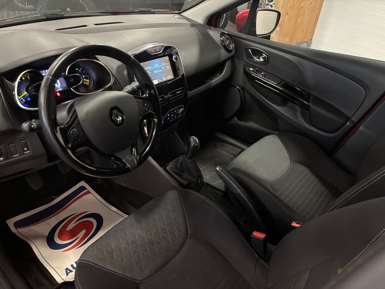 Renault Clio TCe 90 2015, bild 3/10