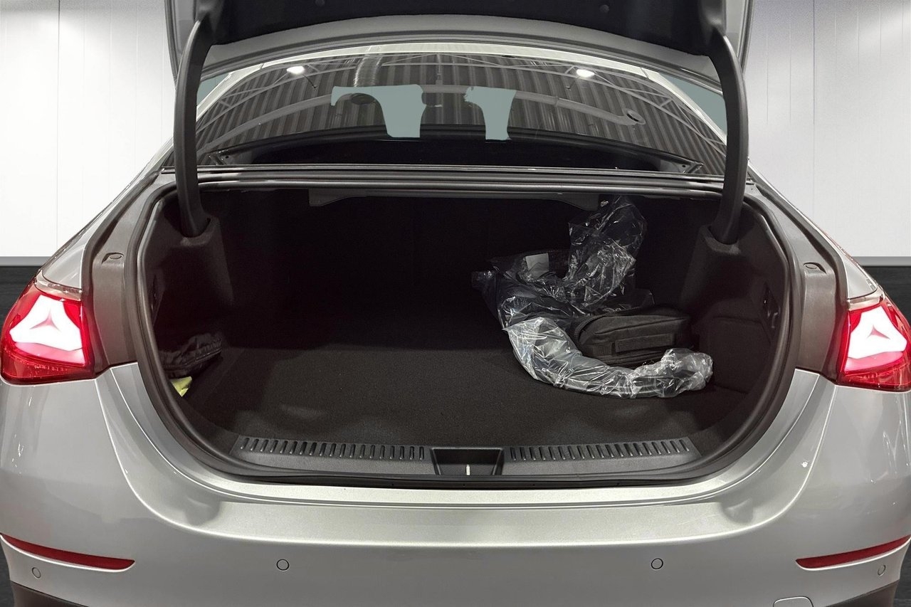Mercedes-Benz E 300 AMG Advanced 2026, bild 7/10