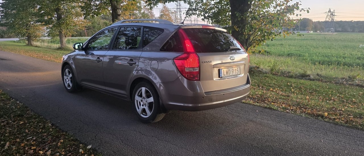 Kia Ceed 1.6 CRDi 128 2012, bild 3/10