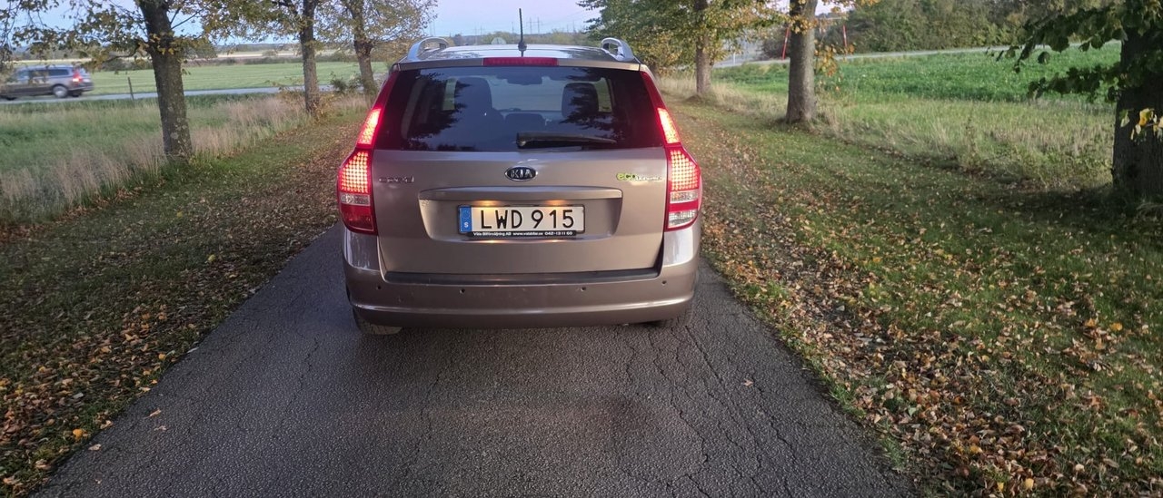Kia Ceed 1.6 CRDi 128 2012, bild 6/10