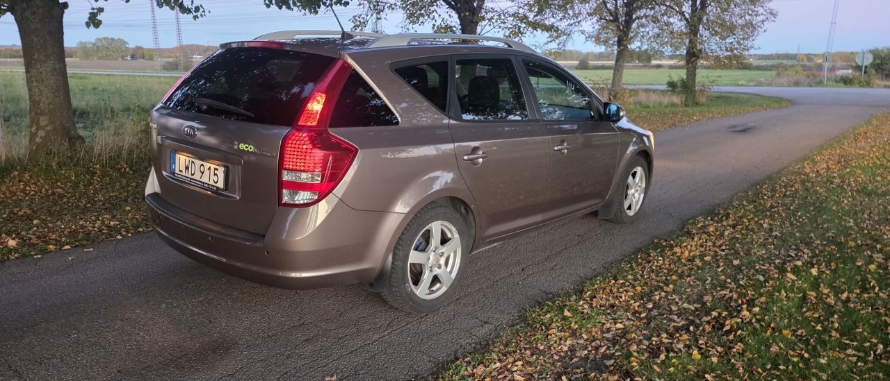 Kia Ceed 1.6 CRDi 128 2012, bild 4/10