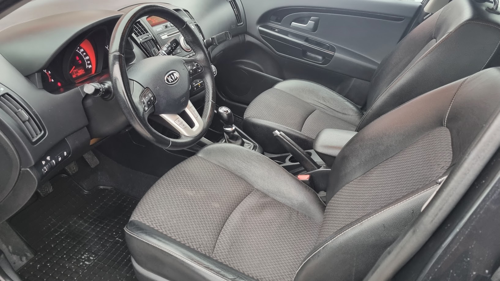 Kia Ceed 1.6 CRDi 128 2012, bild 6/8