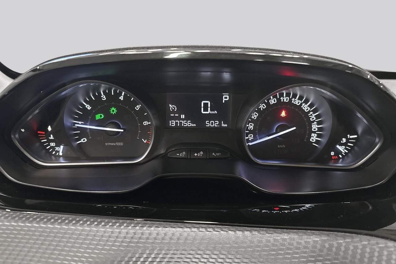 Peugeot 2008 1.2 PureTech 110 2017, bild 10/10