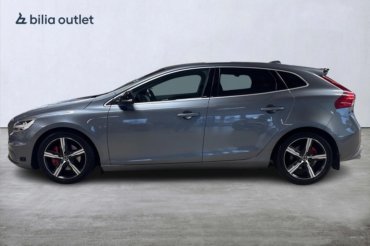 Volvo V40 D2 R Design 2018, photo 9/10