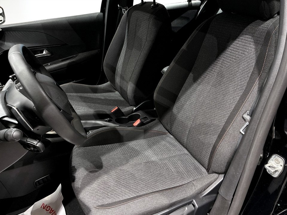 Peugeot 208 1.2 Hybrid 100 Style 2025, bild 4/10