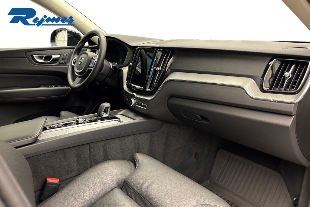 Volvo XC60 Plus Dark Nordic 2025, bild 5/31