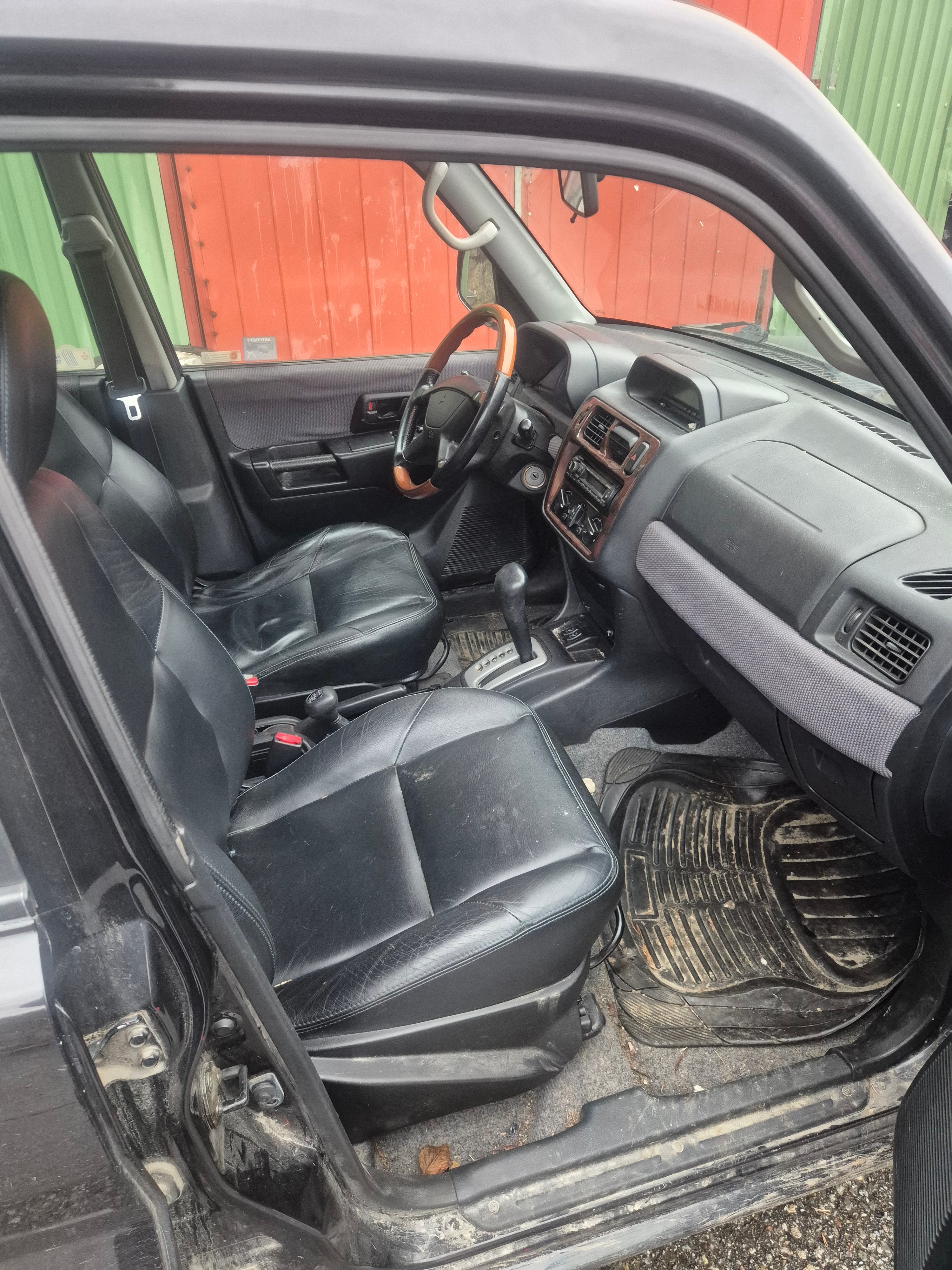 Mitsubishi Pajero 2001, bild 4/6