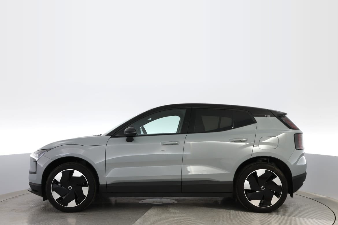Volvo EX30 Extended Range Plus 2025, bild 2/10