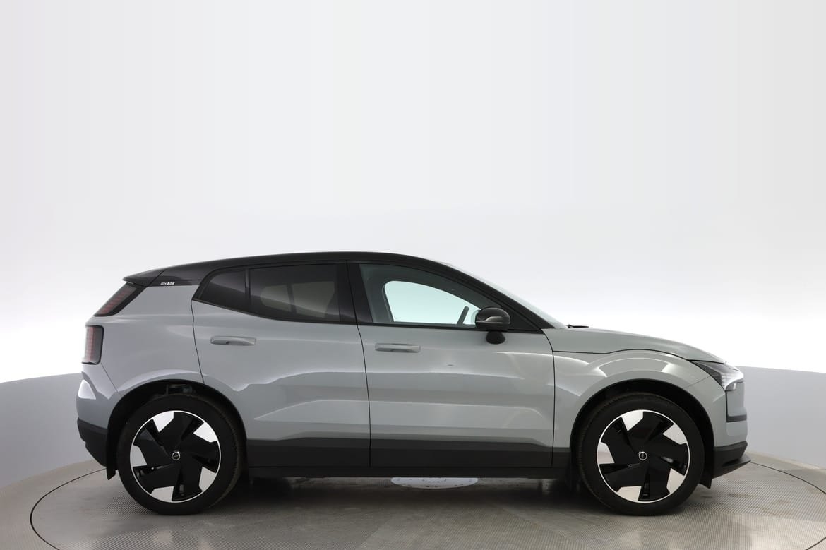 Volvo EX30 Extended Range Plus 2025, bild 5/10