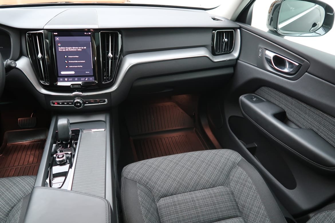 Volvo XC60 T6 Core Special Edition 2025, bild 7/10