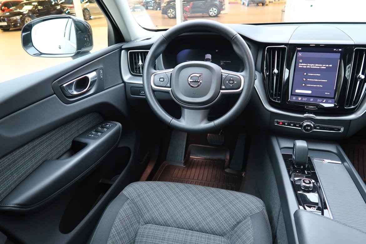 Volvo XC60 T6 Core Special Edition 2025, bild 6/10