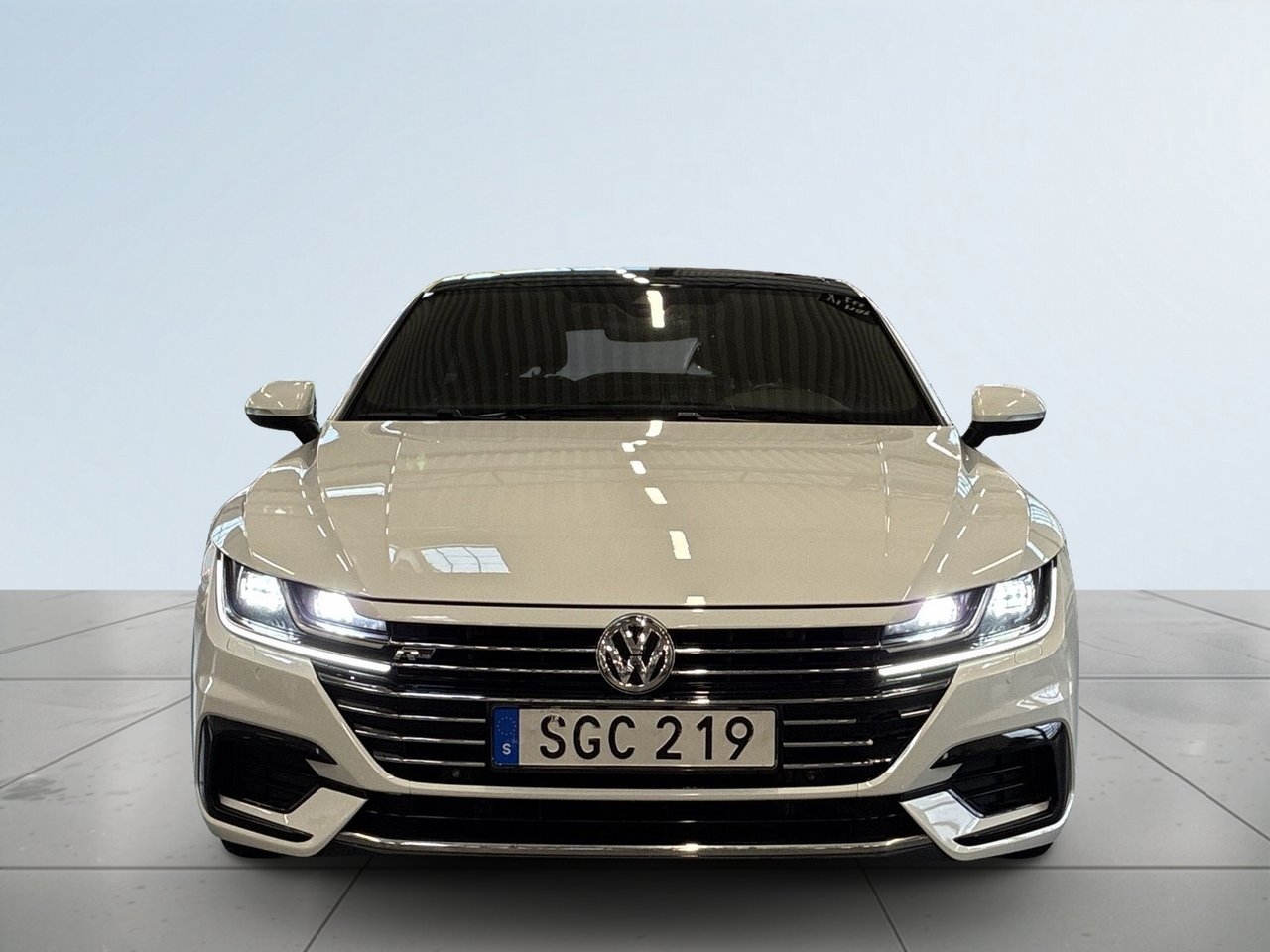 Volkswagen Arteon 2.0 TDI SCR R-Line 2018, bild 2/10