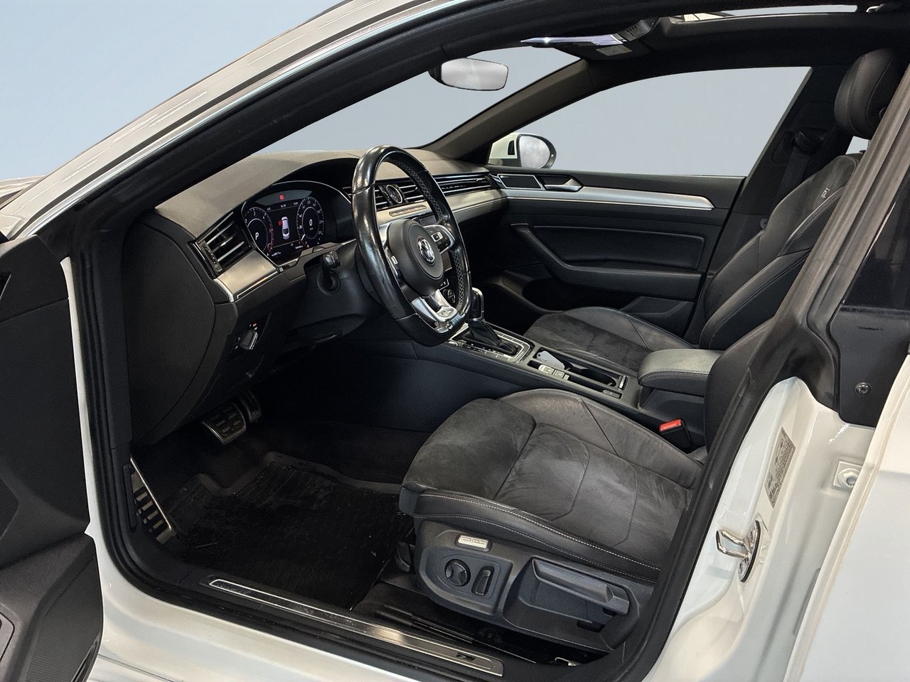 Volkswagen Arteon 2.0 TDI SCR R-Line 2018, bild 7/10