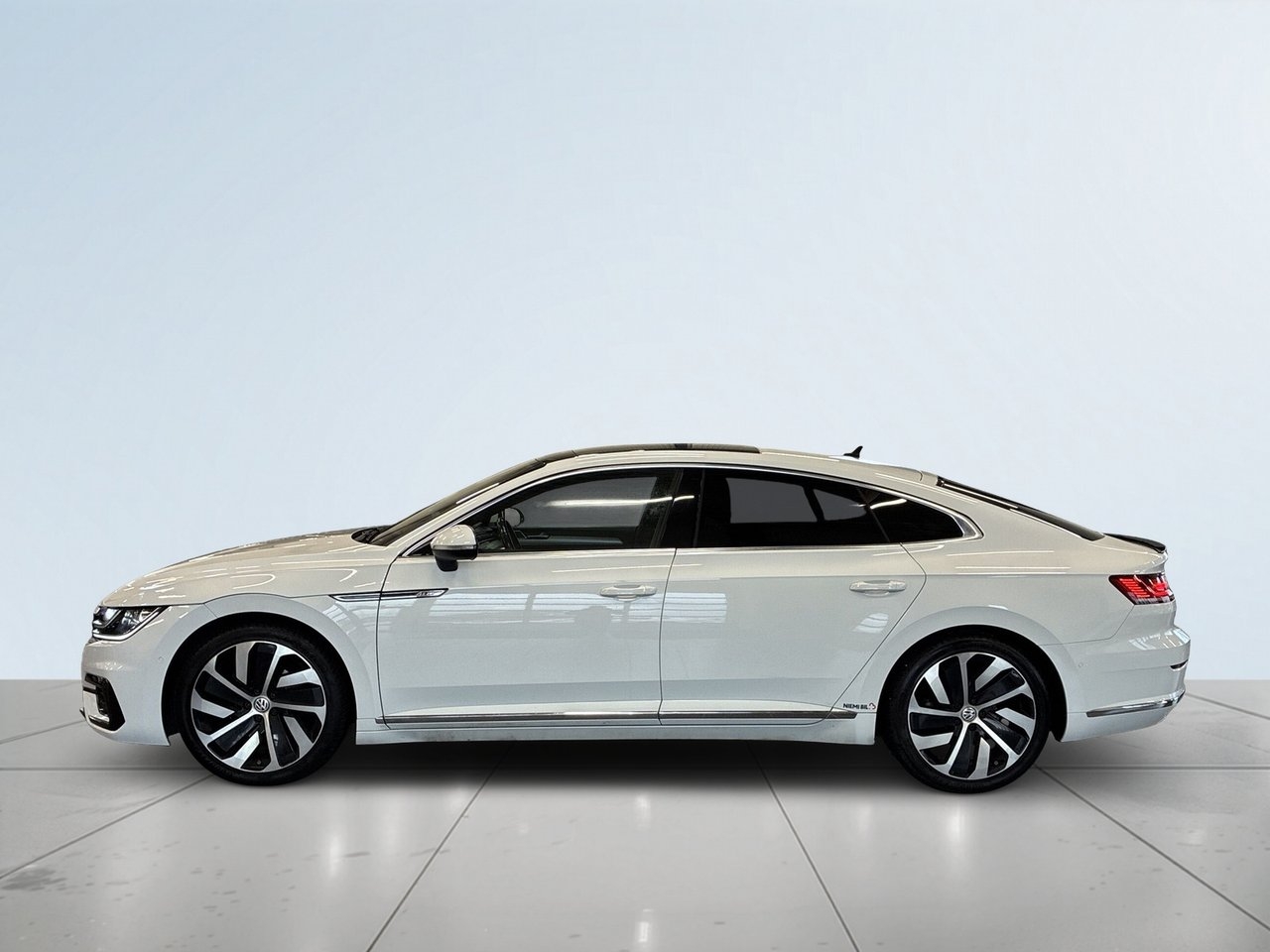 Volkswagen Arteon 2.0 TDI SCR R-Line 2018, bild 4/10