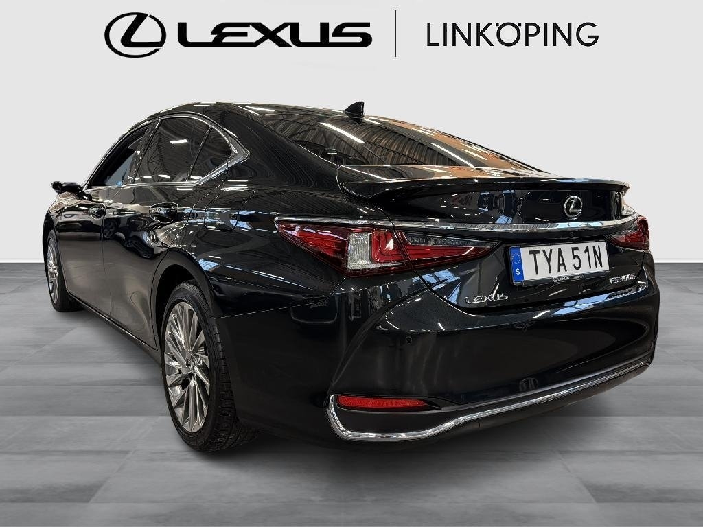 Lexus ES 300h Luxury 2023, bild 2/10