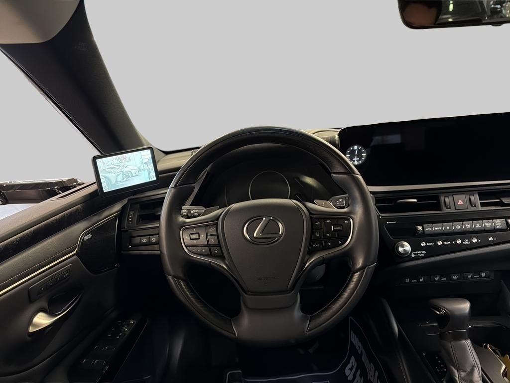 Lexus ES 300h Luxury 2023, bild 9/10