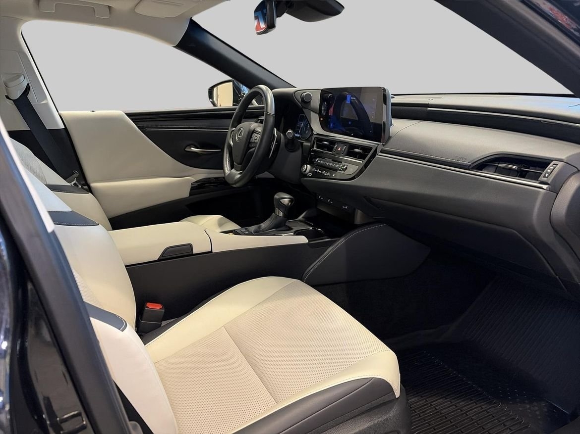 Lexus ES 300h 2023, bild 6/10