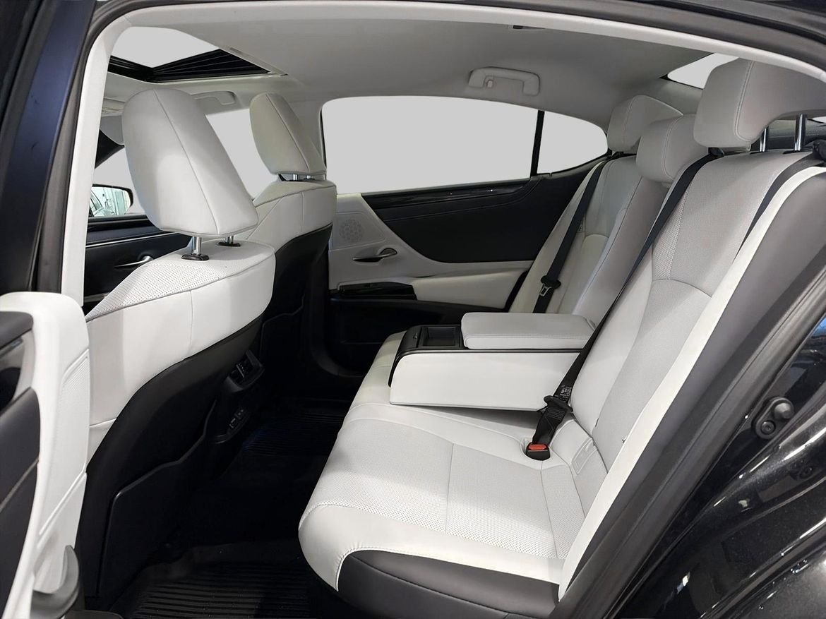 Lexus ES 300h 2023, bild 7/10