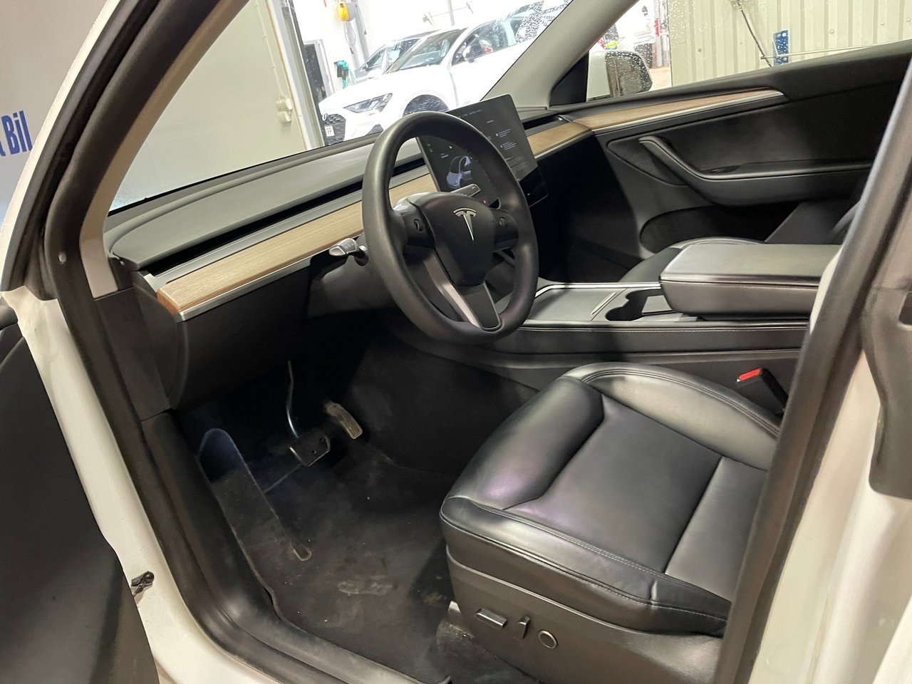 Tesla Model Y 2023, bild 5/6