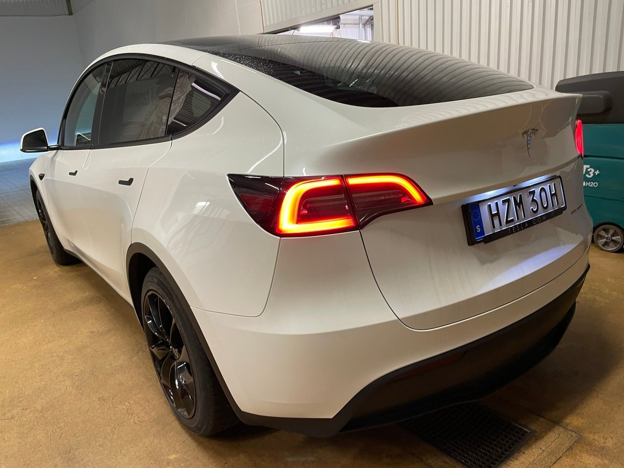 Tesla Model Y 2023, bild 4/6