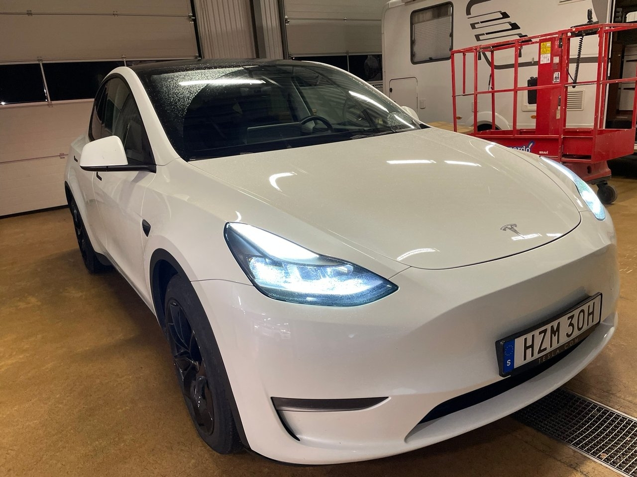Tesla Model Y 2023, bild 2/6