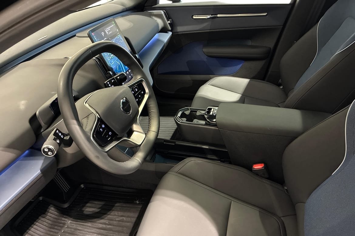 Volvo EX30 Performance Ultra 2025, bild 7/10