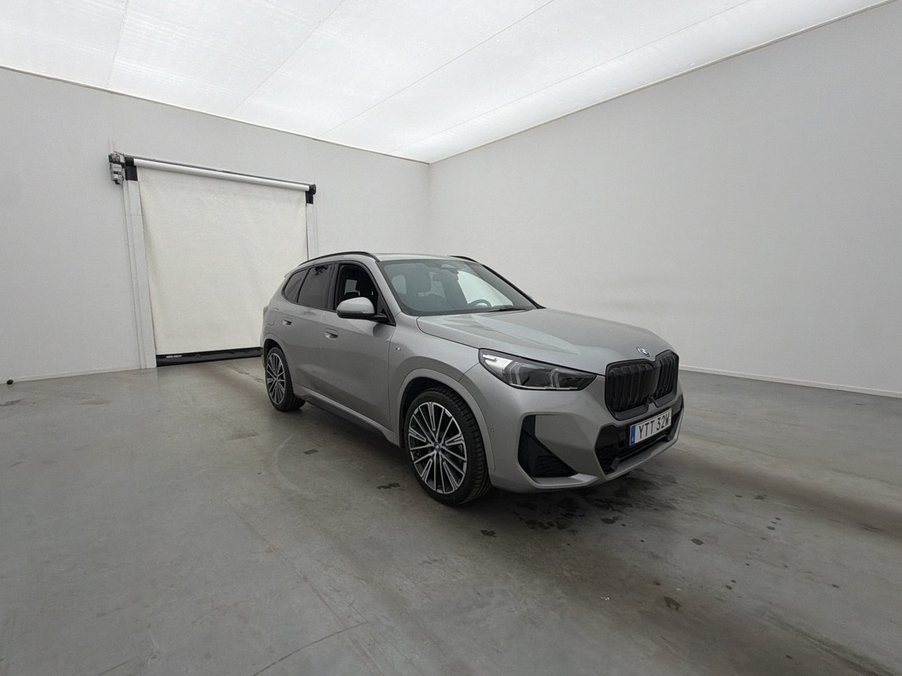 BMW iX1 M Sport Edition 2023, bild 3/10
