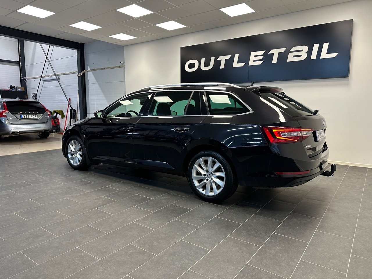 Skoda Superb 2.0 TDI SCR 2017, bild 4/10