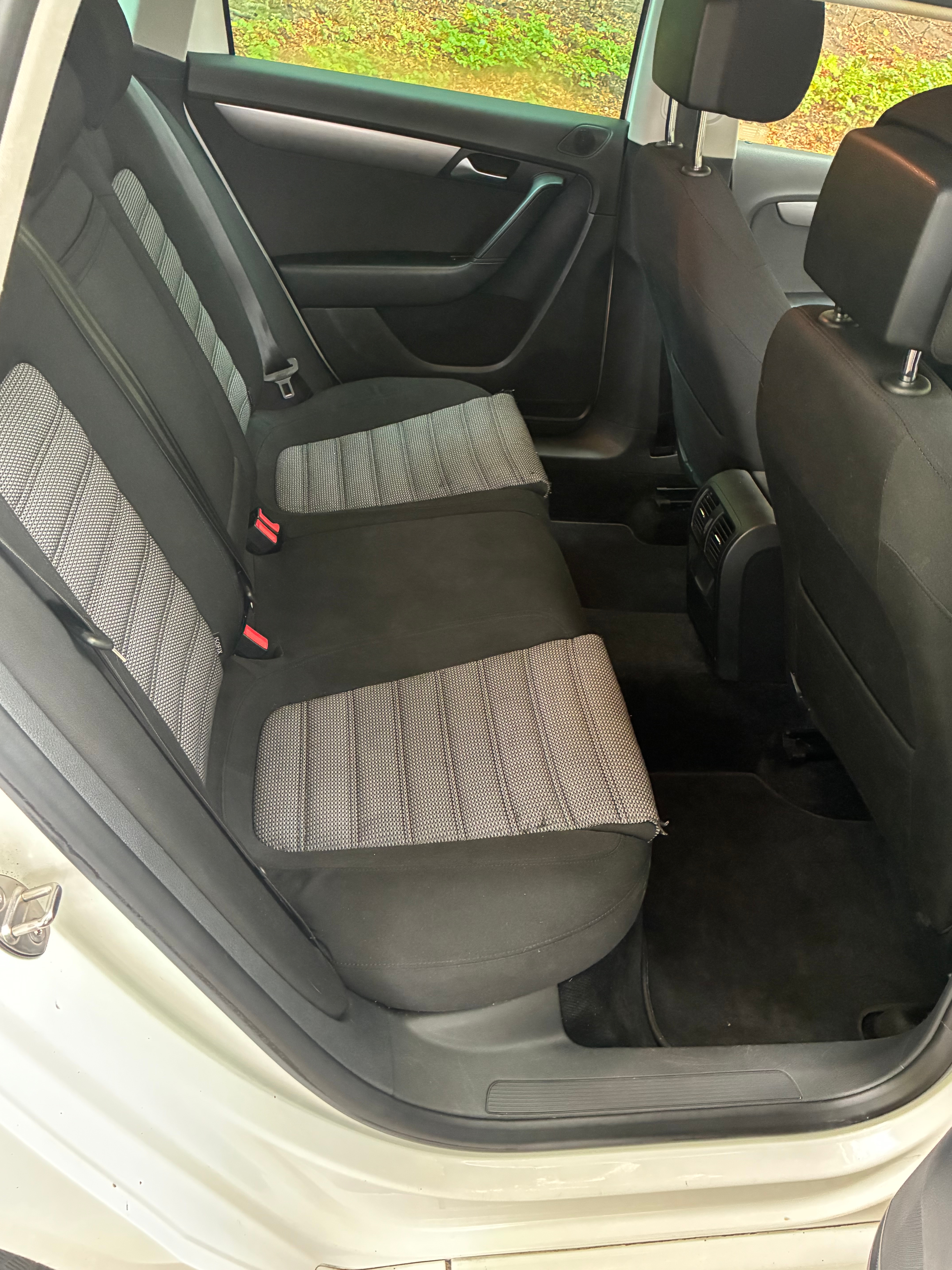Volkswagen Passat 2012, bild 7/8