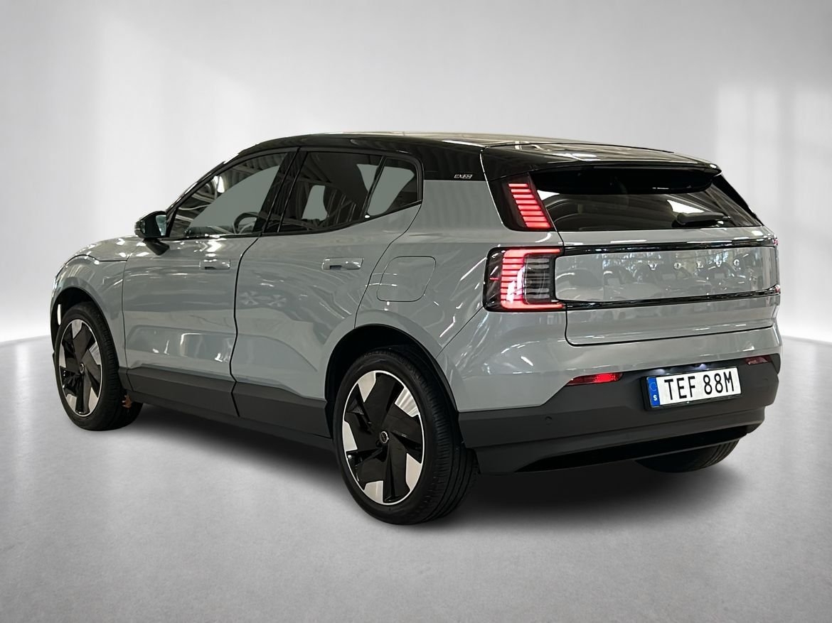 Volvo EX30 Extended Range Plus 2024, bild 2/10