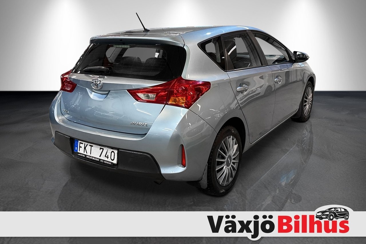 Toyota Auris 1.6 Life 2013, kuva 4/10