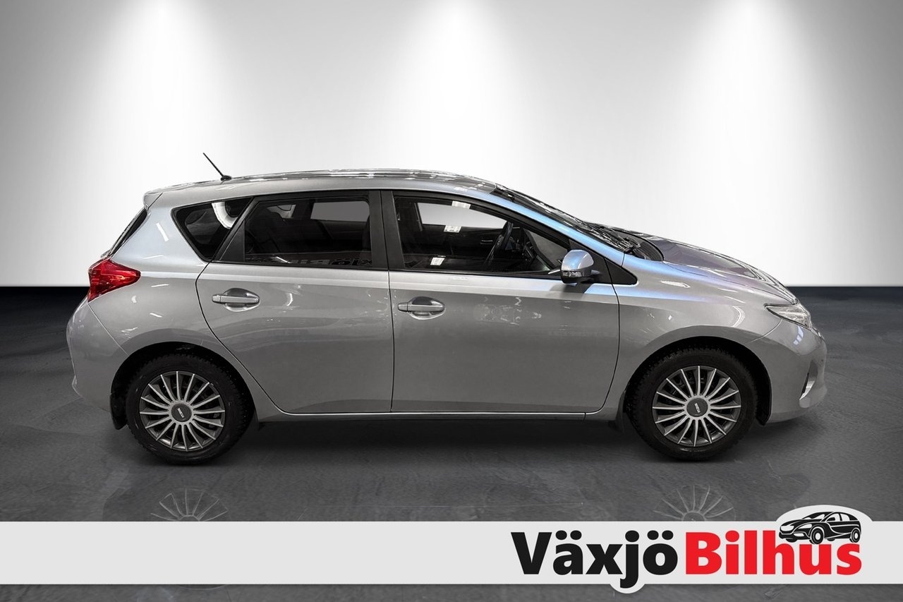 Toyota Auris 1.6 Life 2013, kuva 5/10