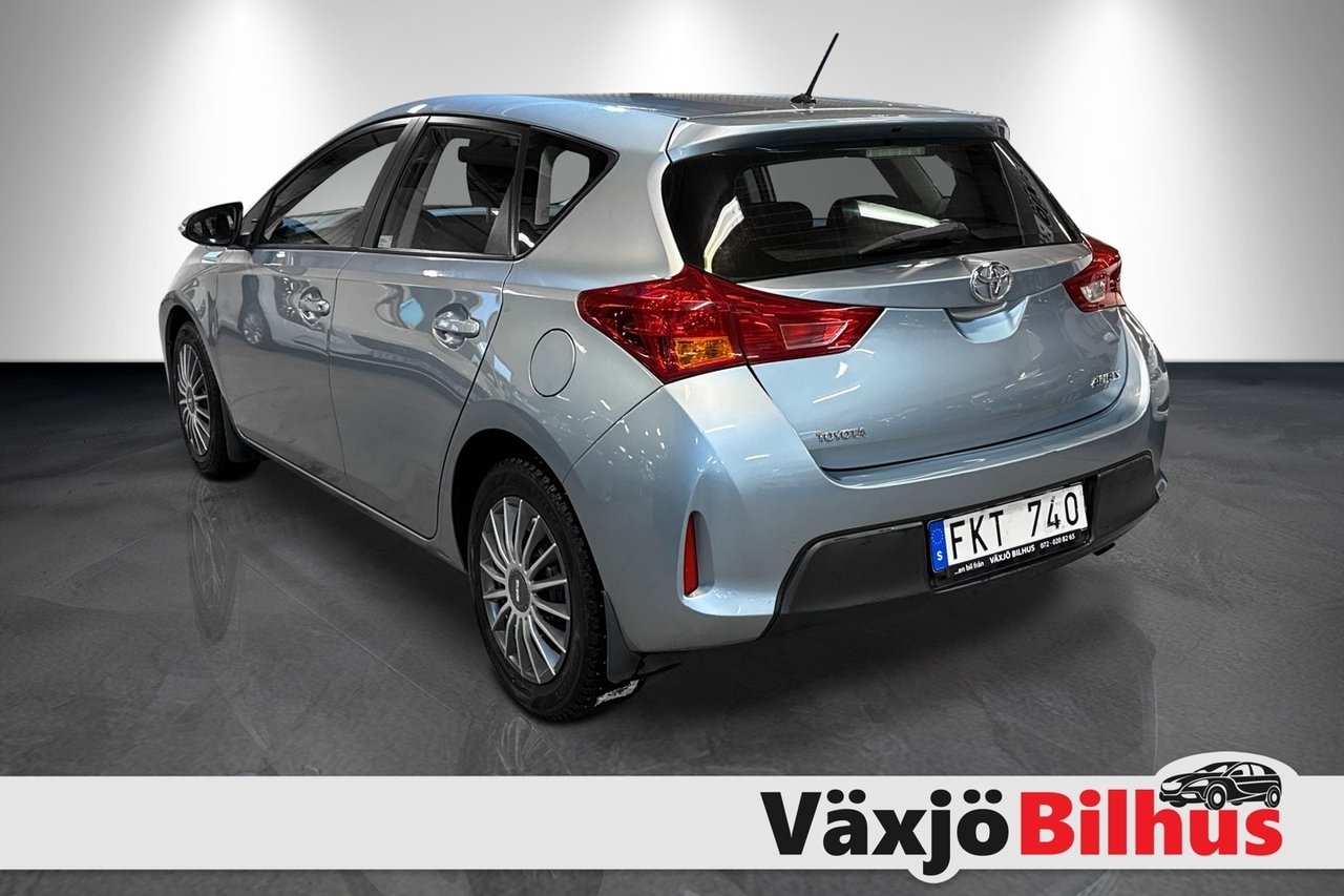 Toyota Auris 1.6 Life 2013, kuva 3/10