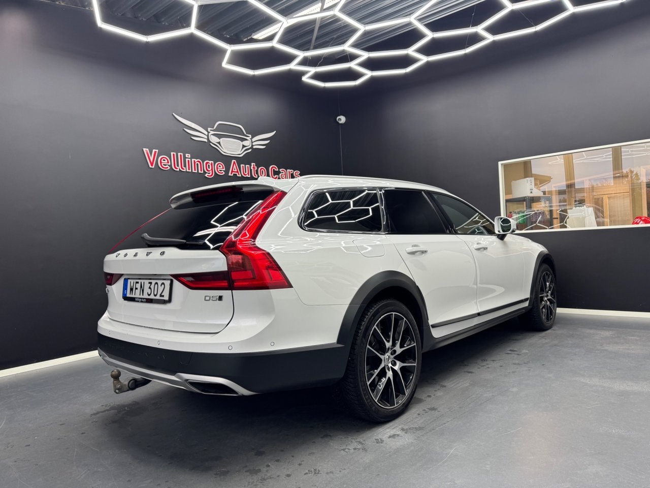 Volvo V90 Cross Country D5 Pro 2017, bild 3/10