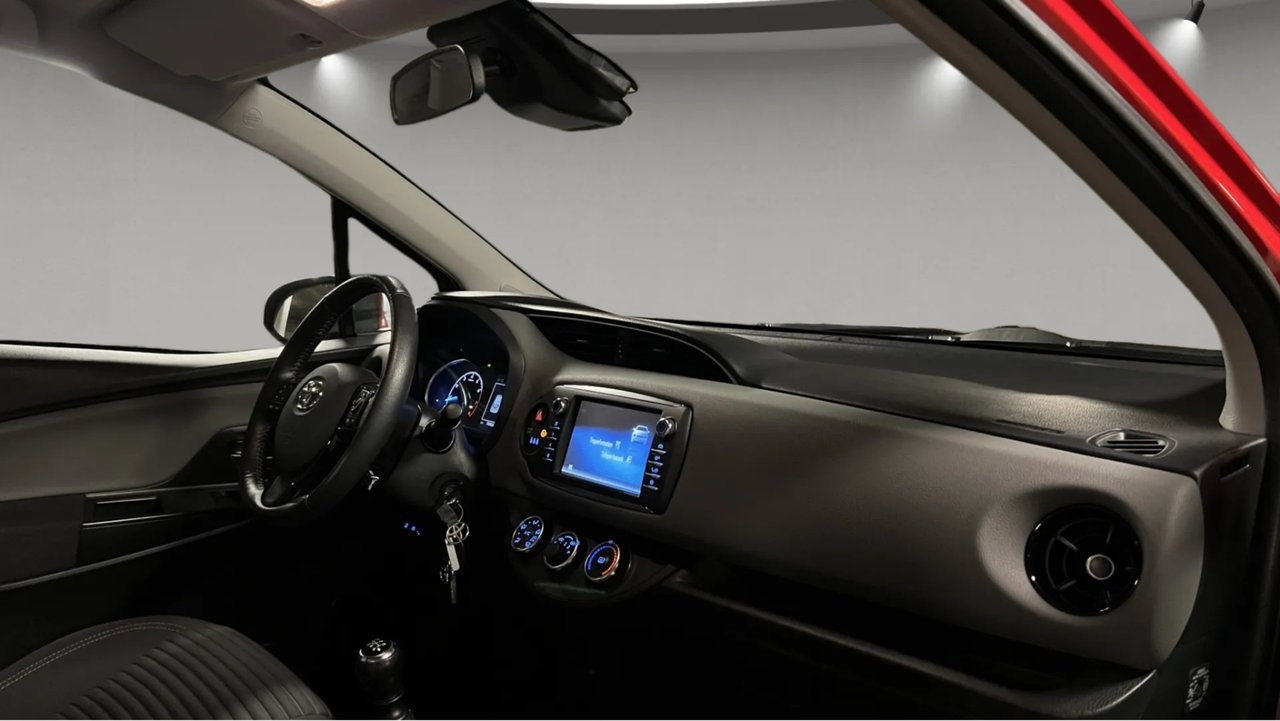 Toyota Yaris Active 2019, bild 7/8