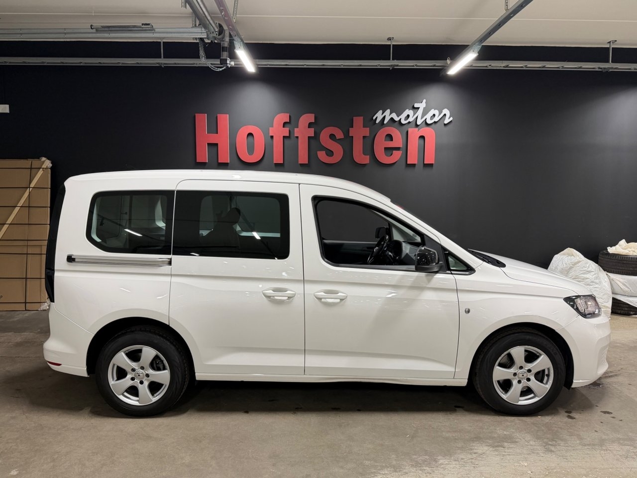 Volkswagen Caddy 1.5 TSI 2022, bild 2/10