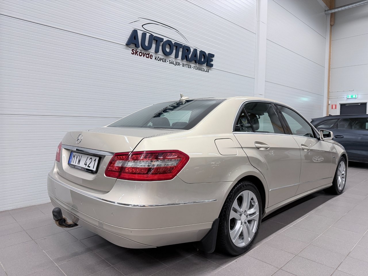 Mercedes-Benz E 200 CGI Avantgarde 2011, bild 7/10