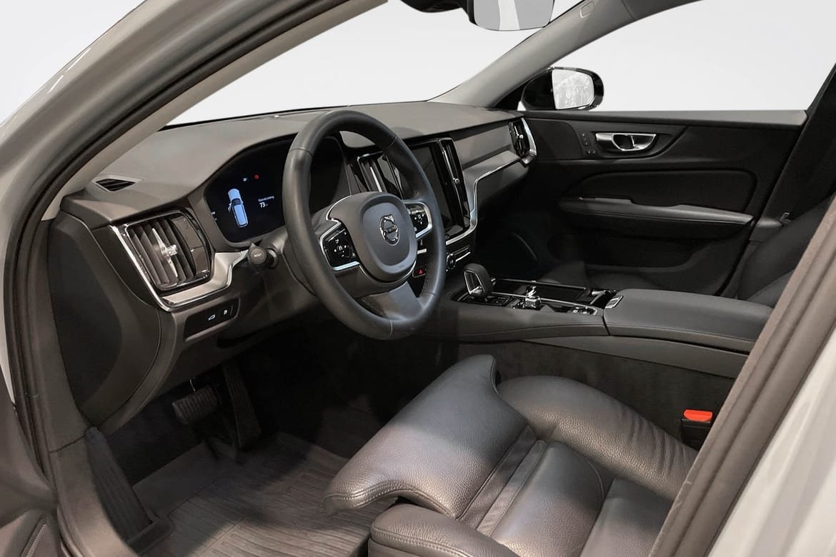 Volvo V60 T6 Plus Dark 2025, bild 6/17