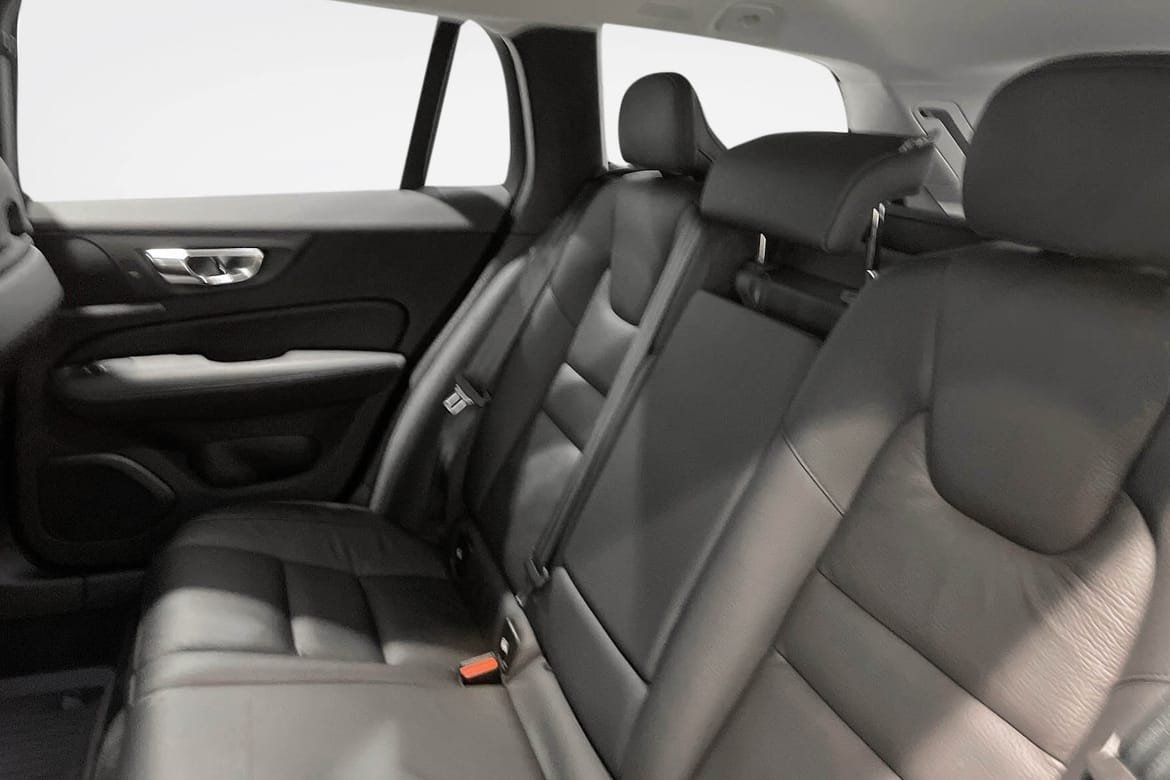 Volvo V60 T6 Plus Dark 2025, bild 7/17