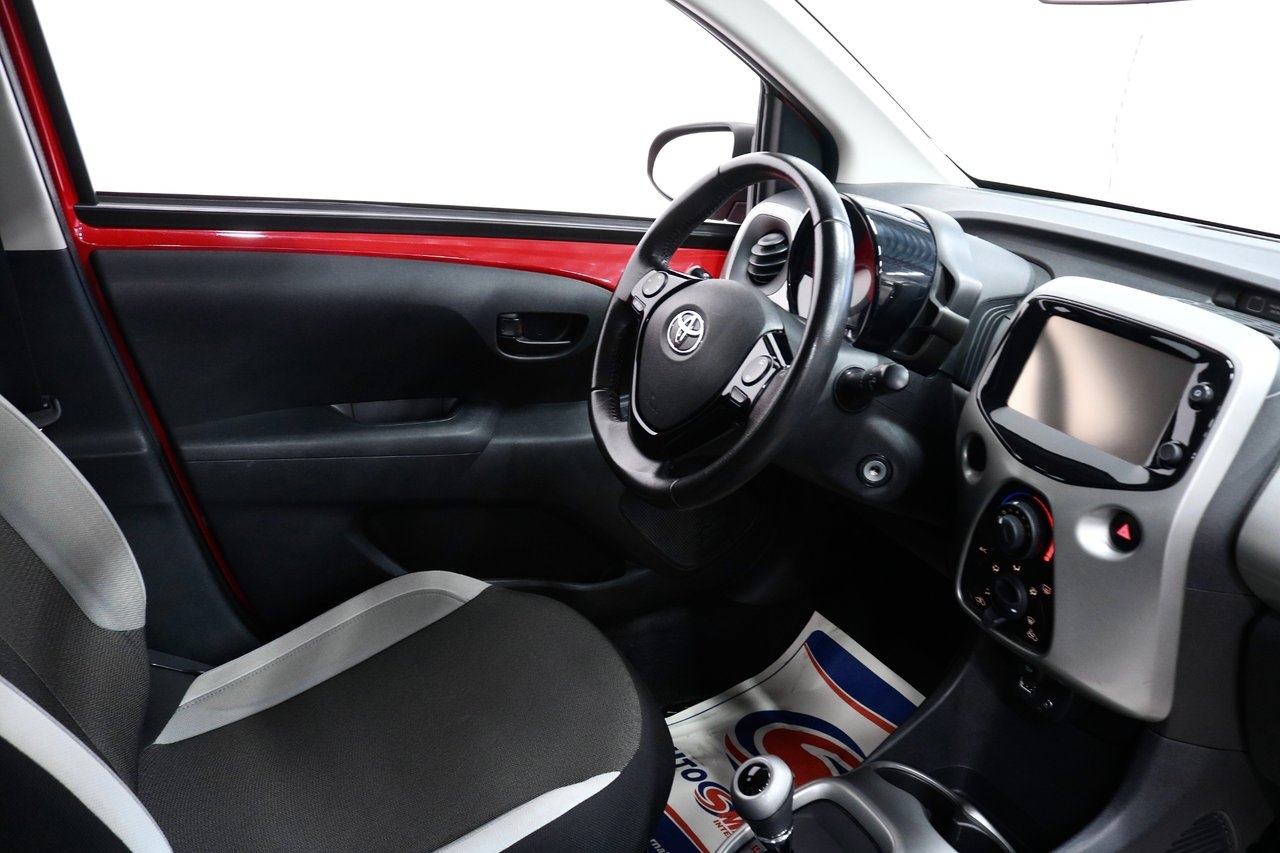 Toyota Aygo 1.0 X-Play X-Shift 2015, kuva 7/10