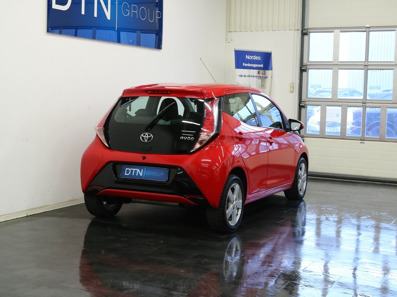 Toyota Aygo 1.0 X-Play X-Shift 2015, kuva 2/10