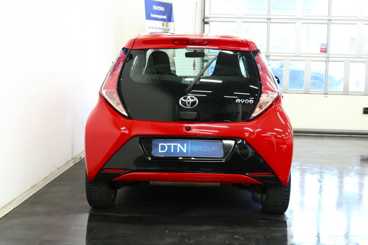 Toyota Aygo 1.0 X-Play X-Shift 2015, kuva 4/10